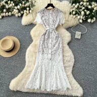 Luxury Lace Mermaid Dress Short Sleeve Round Neck Rhinestone Embellished Slim Fit Evening Gown for Formal Events