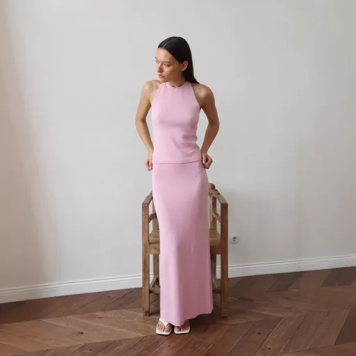 Backless Halter Neck Top and Long Skirt Set Elegant Versatile Design Perfect for Parties and Beach Wear
