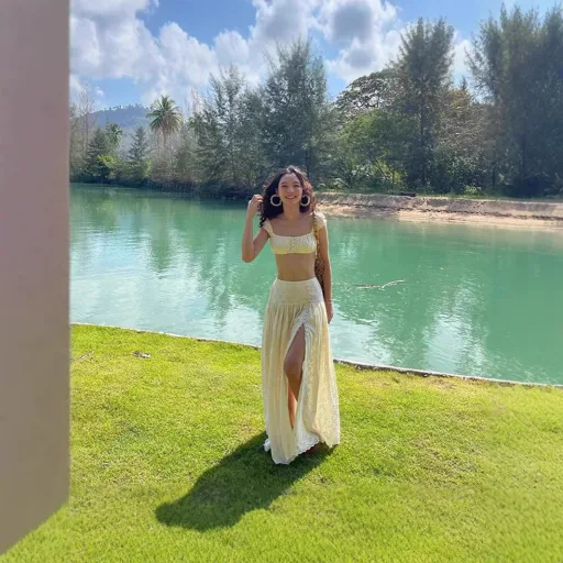French Style Crop Top and High Waisted Skirt Set Slim Fit Sleeveless Beach Vacation Ready Wholesale Available French Style Crop Top and High Waisted Skirt Set Slim Fit Sleeveless Beach Vacation Ready Wholesale Available
