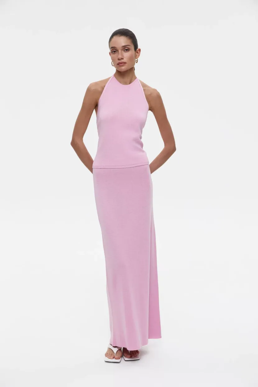 Backless Halter Neck Top and Long Skirt Set Elegant Versatile Design Perfect for Parties and Beach Wear